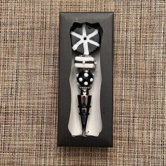 Mud Pie Black and White Beaded Bottle Topper Wine Bottle Stopper New in Box - Picture 1 of 6